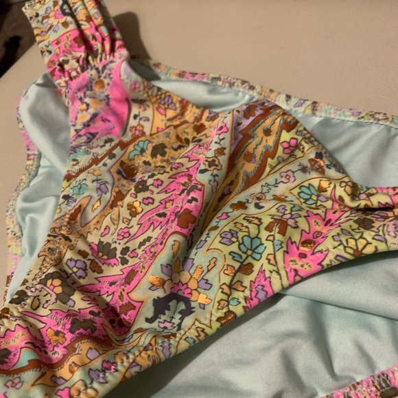 VS knockout bikini - Picture 5 of 6